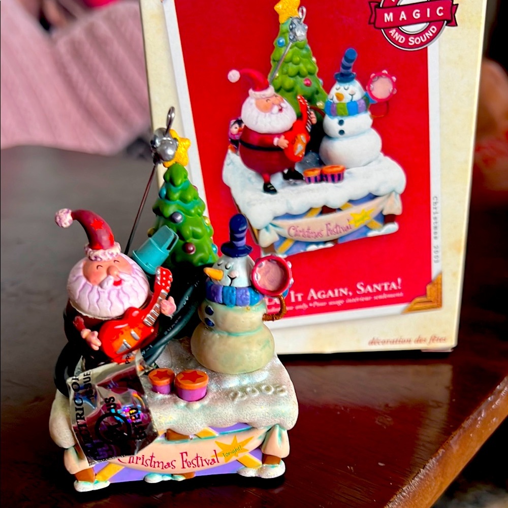 Hallmark keepsake ornament play it again Santa movement magic and sound